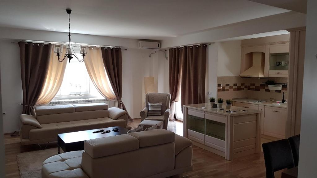 Luxury Apartment 2 living and dining